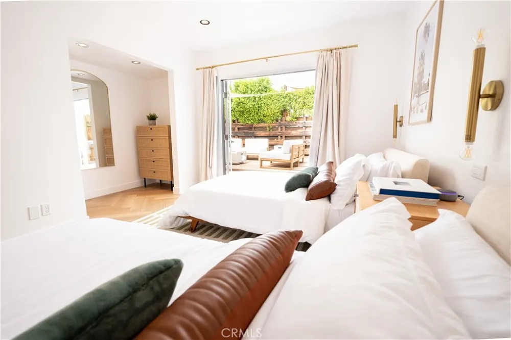 515 Burton Way Palm Springs, CA 92262