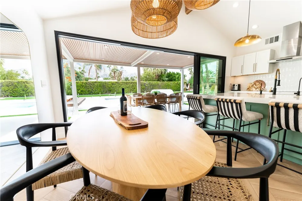 515 Burton Way Palm Springs, CA 92262