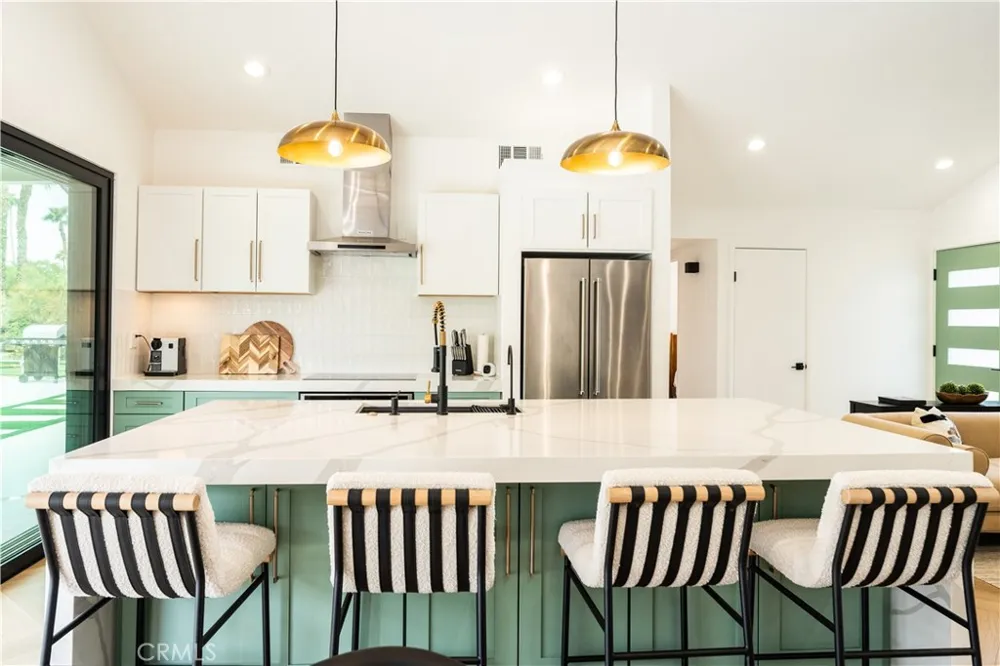 515 Burton Way Palm Springs, CA 92262
