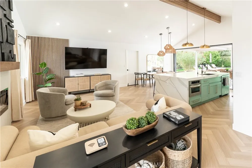 515 Burton Way Palm Springs, CA 92262