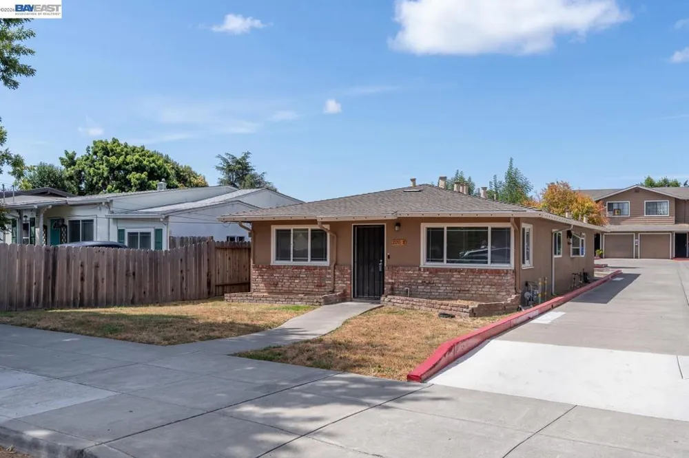 21743 Princeton St. #8 Hayward, CA 94541