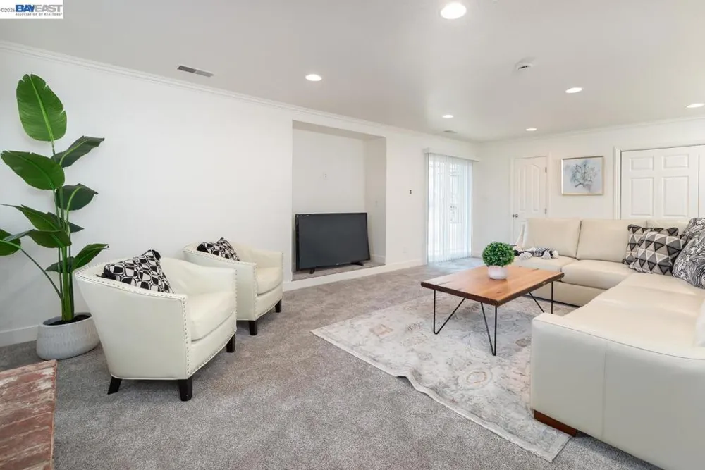 21743 Princeton St. #8 Hayward, CA 94541