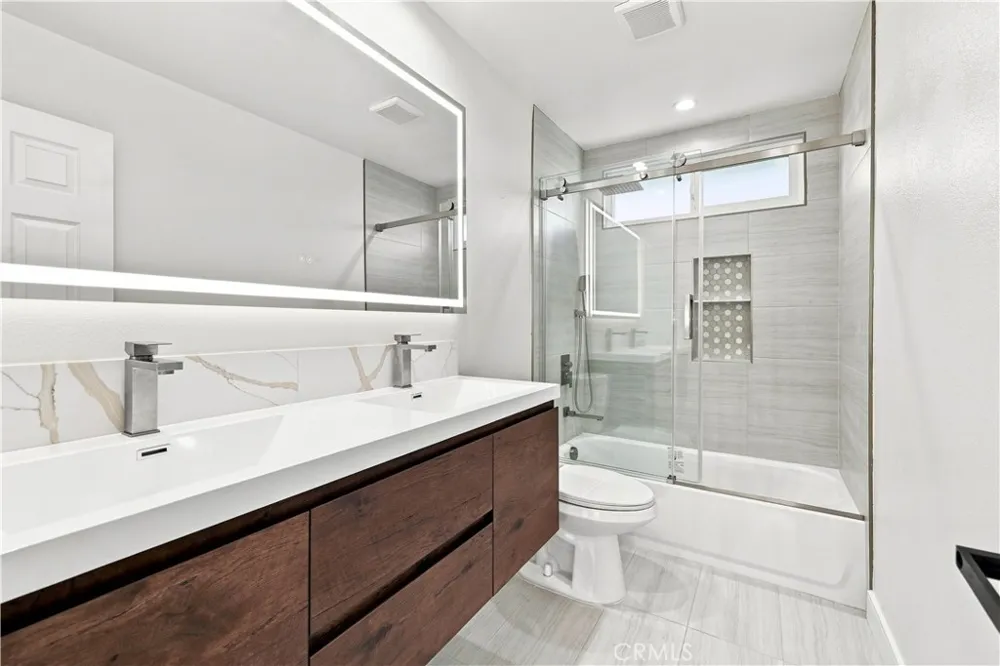 20657 Septo Chatsworth, CA 91311