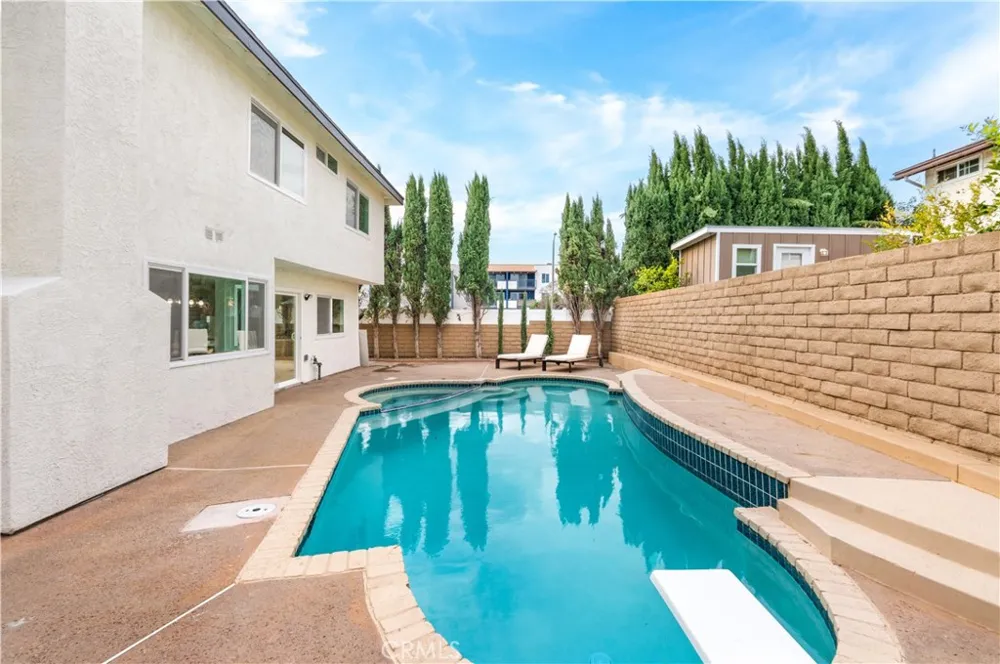 20657 Septo Chatsworth, CA 91311