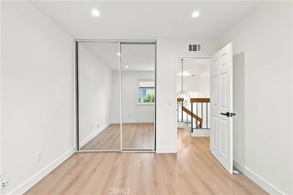 20657 Septo Chatsworth, CA 91311