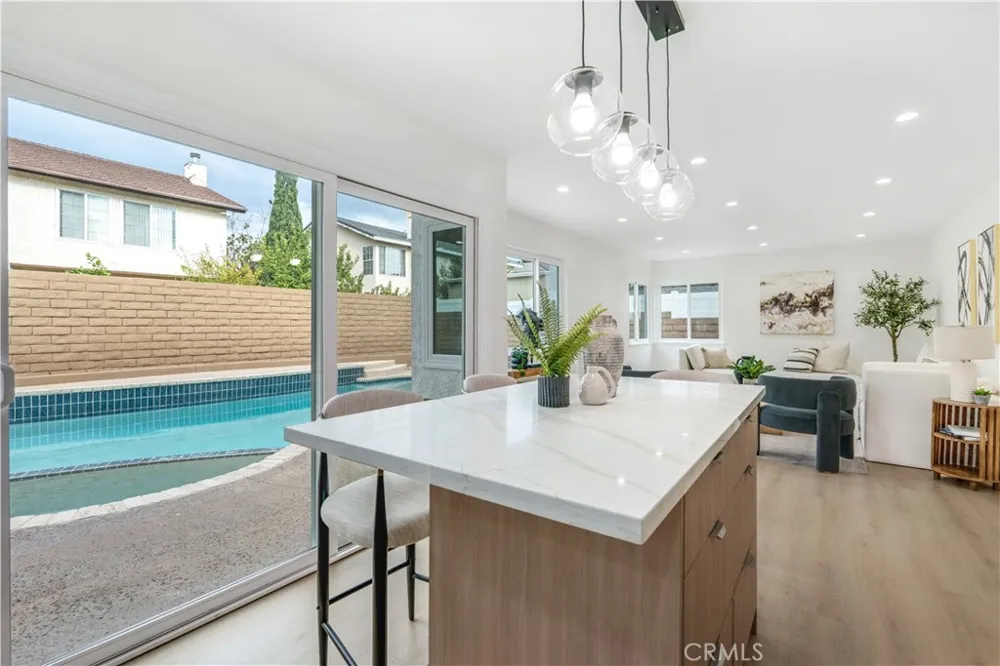 20657 Septo Chatsworth, CA 91311