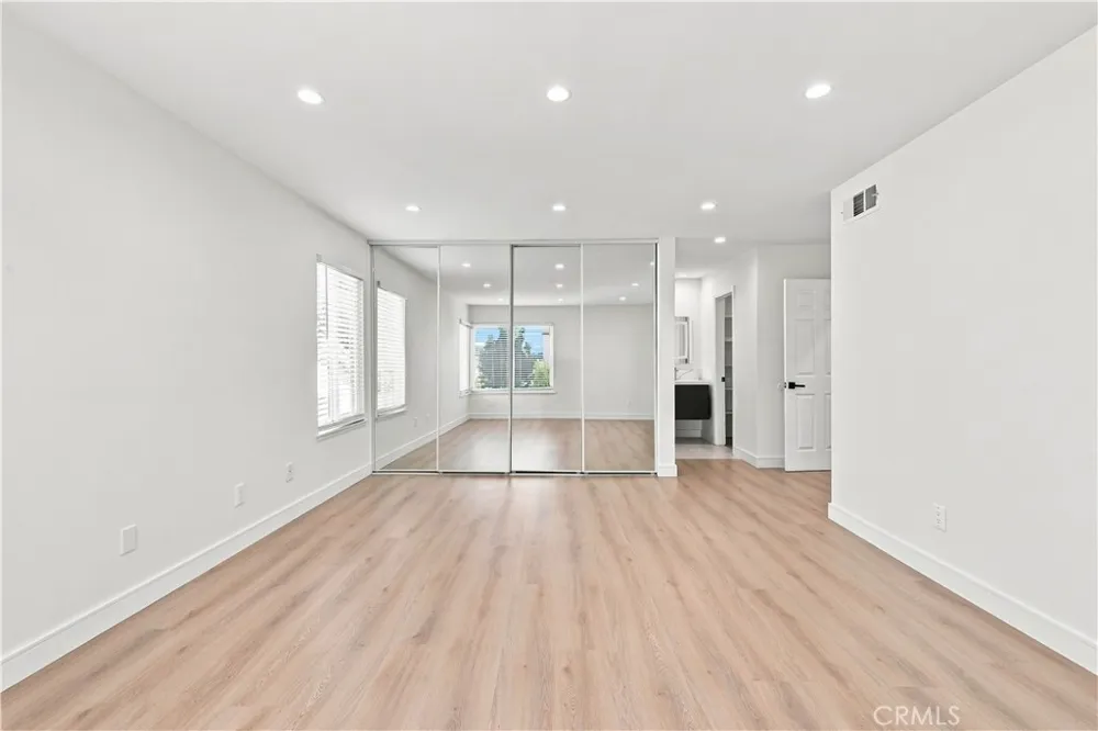 20657 Septo Chatsworth, CA 91311