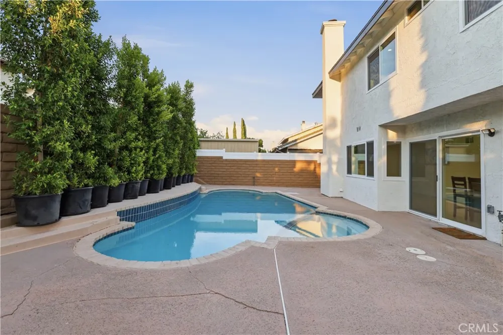 20657 Septo Chatsworth, CA 91311