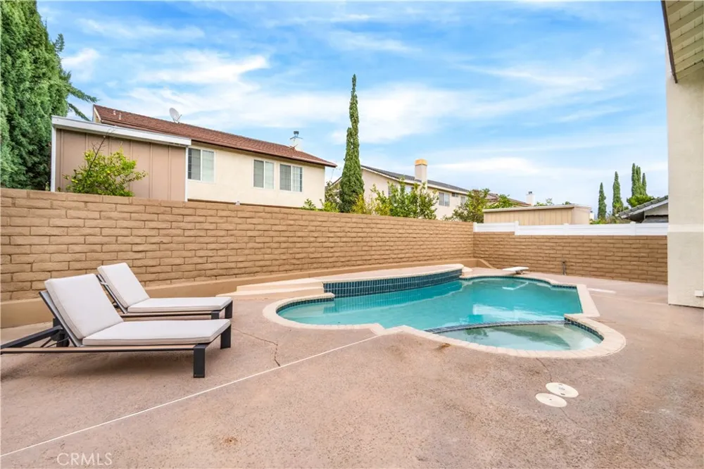 20657 Septo Chatsworth, CA 91311