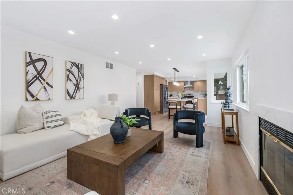 20657 Septo Chatsworth, CA 91311