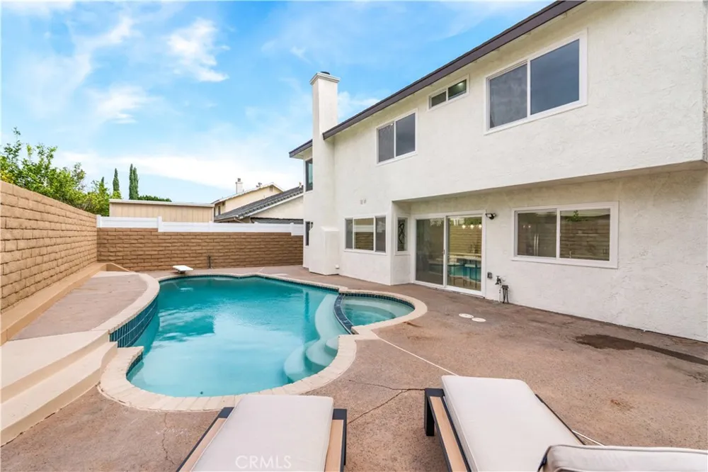 20657 Septo Chatsworth, CA 91311