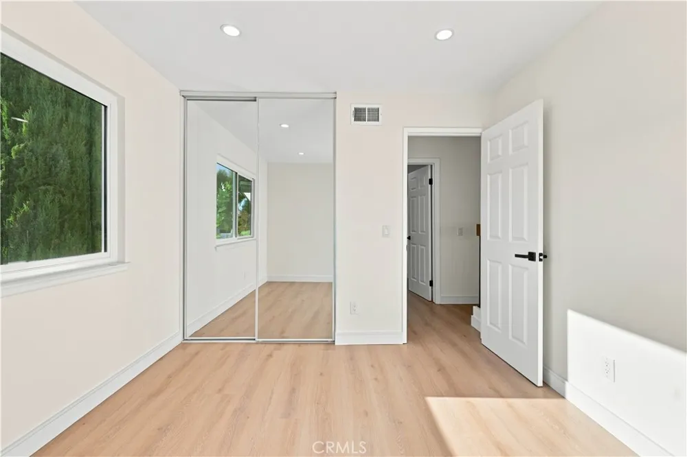 20657 Septo Chatsworth, CA 91311