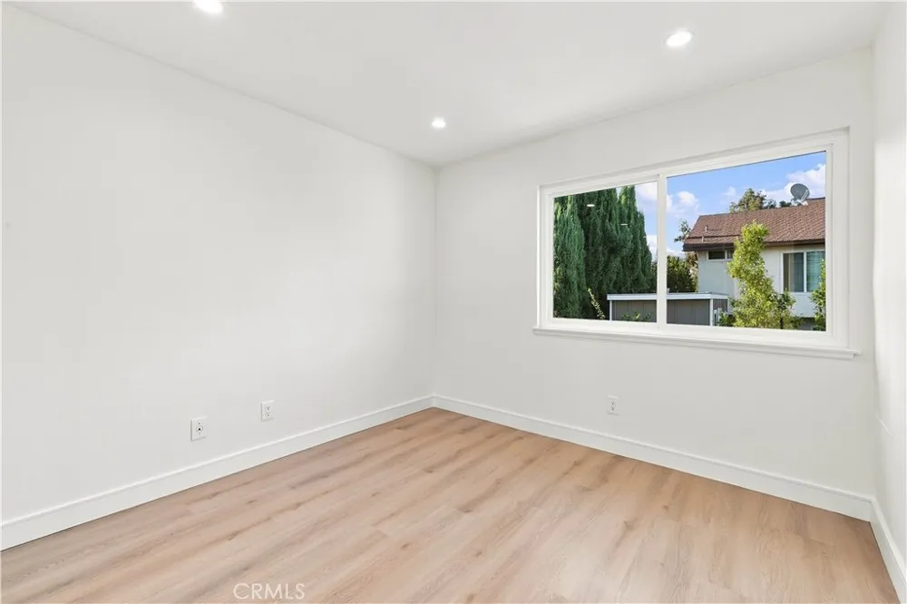 20657 Septo Chatsworth, CA 91311
