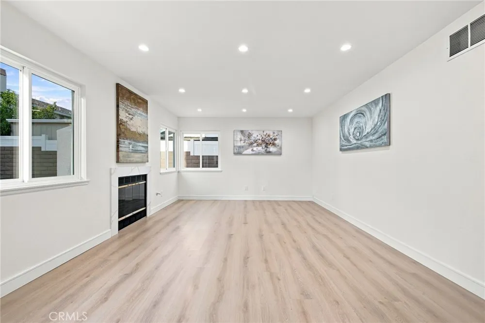 20657 Septo Chatsworth, CA 91311