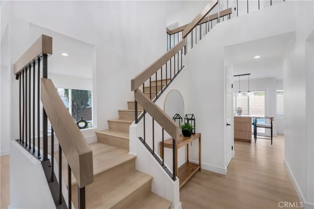 20657 Septo Chatsworth, CA 91311