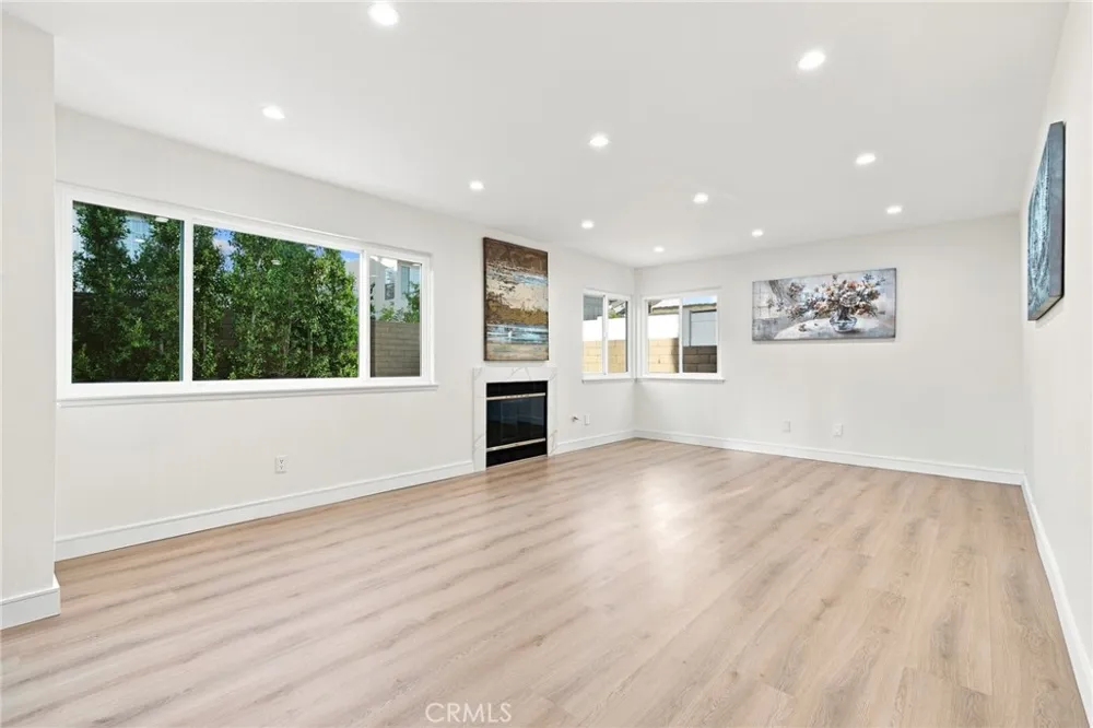 20657 Septo Chatsworth, CA 91311