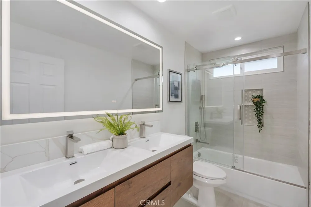 20657 Septo Chatsworth, CA 91311