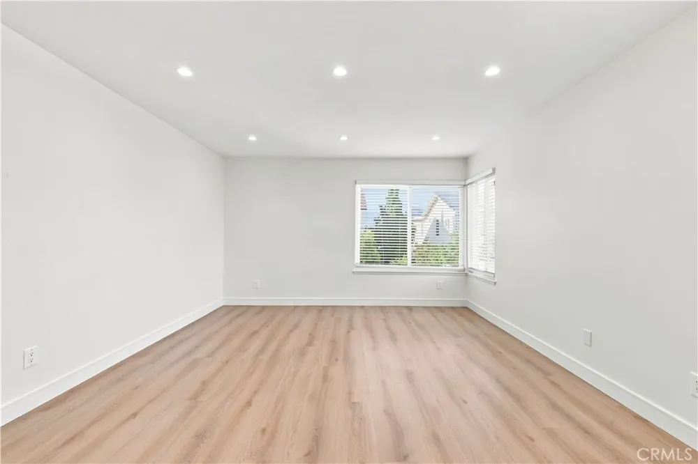 20657 Septo Chatsworth, CA 91311