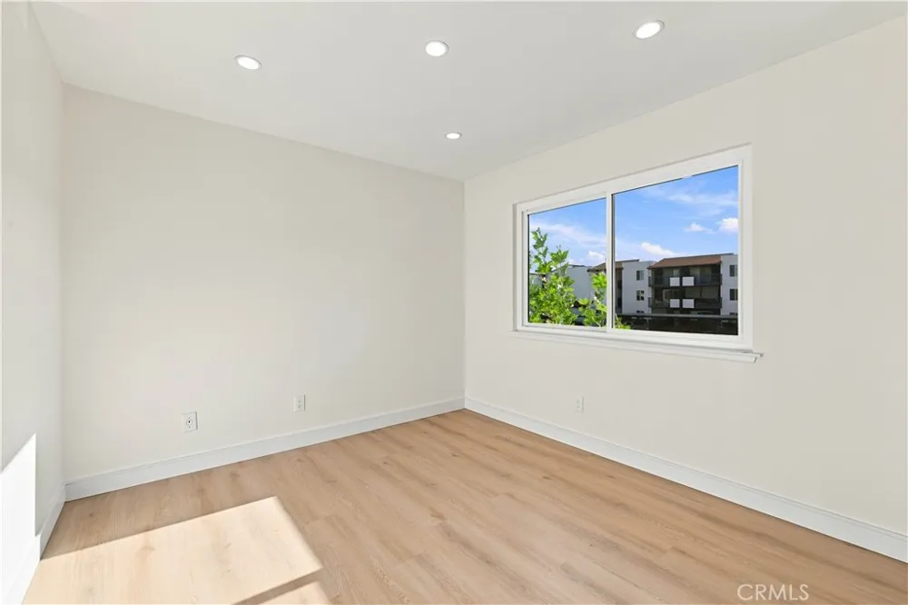 20657 Septo Chatsworth, CA 91311