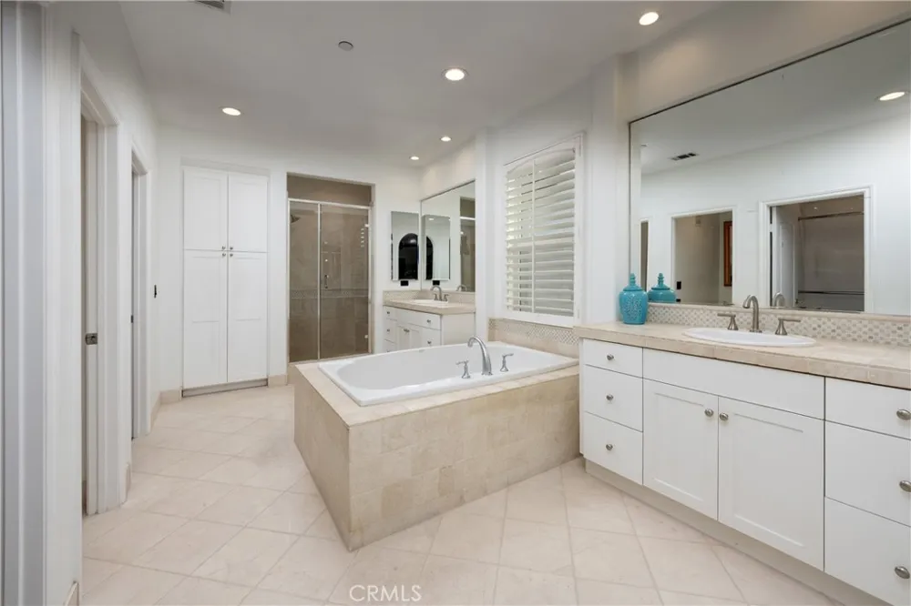 18741 Sinclair Lane Huntington Beach, CA 92648