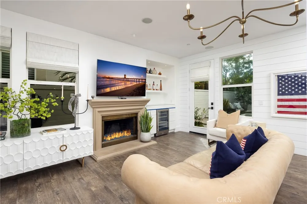 18741 Sinclair Lane Huntington Beach, CA 92648