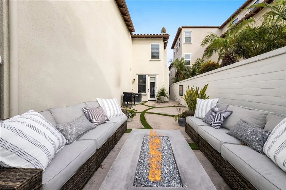 18741 Sinclair Lane Huntington Beach, CA 92648