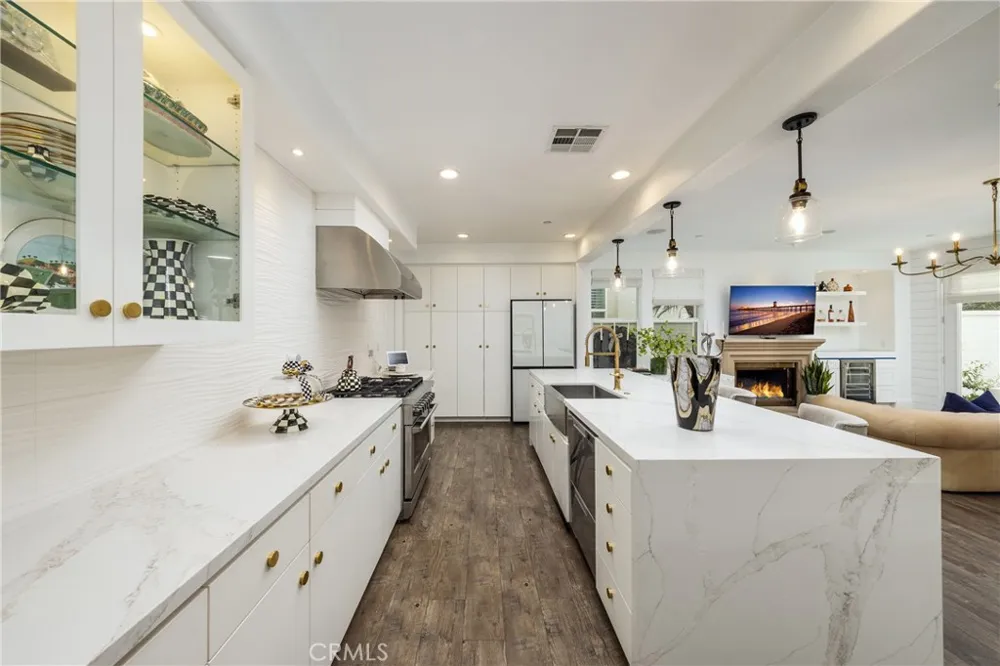 18741 Sinclair Lane Huntington Beach, CA 92648