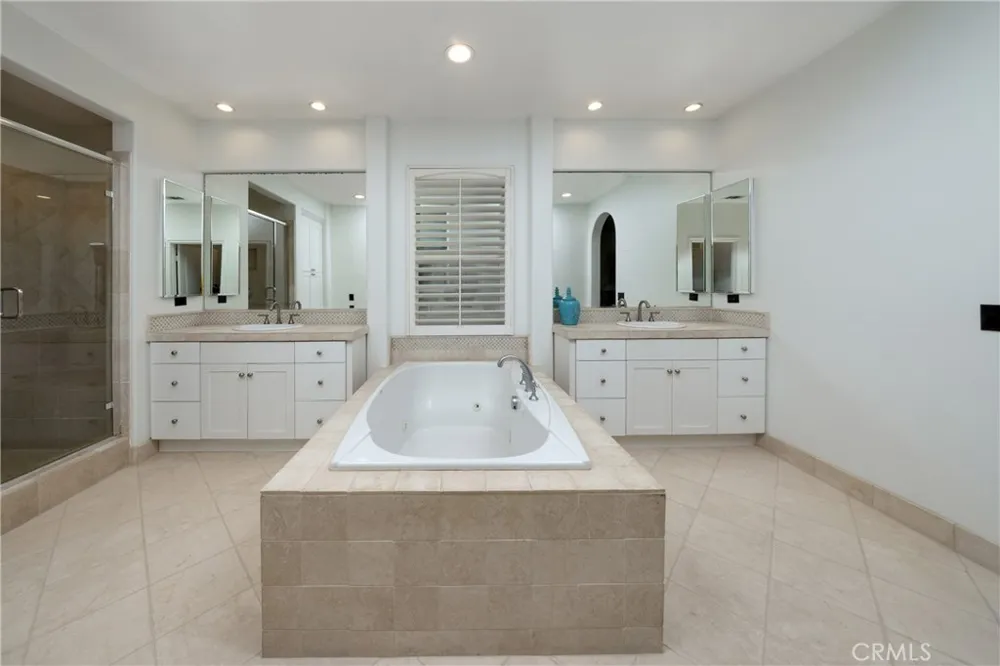 18741 Sinclair Lane Huntington Beach, CA 92648