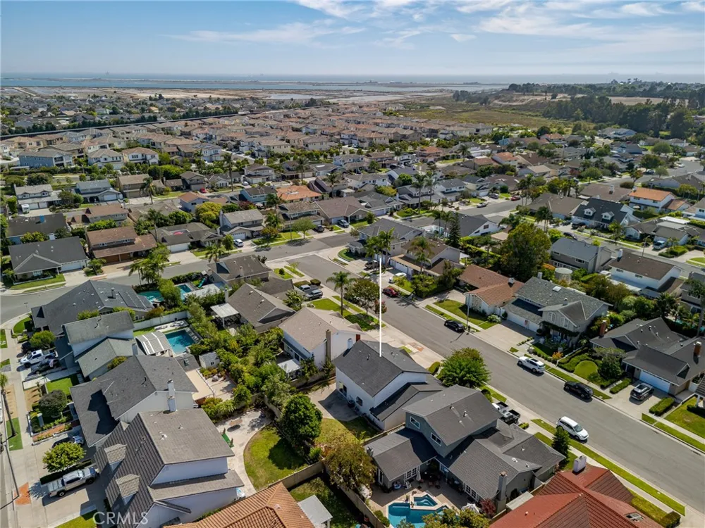 17122 Pleasant Circle Huntington Beach, CA 92649