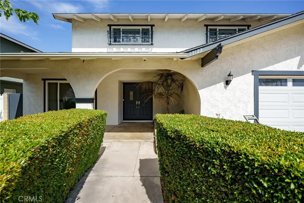 17122 Pleasant Circle Huntington Beach, CA 92649