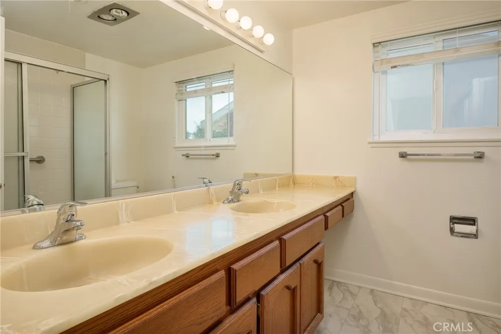 17122 Pleasant Circle Huntington Beach, CA 92649