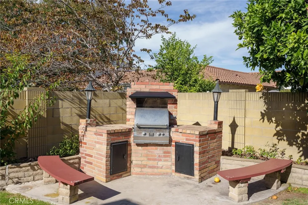 17122 Pleasant Circle Huntington Beach, CA 92649