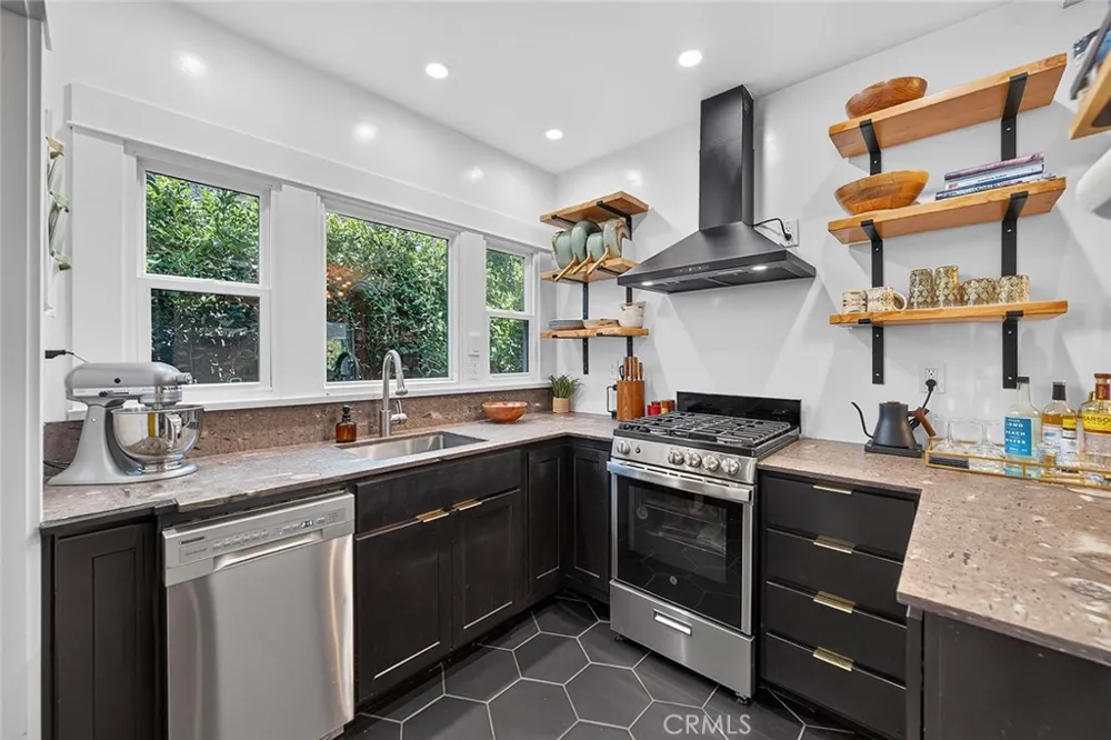 523 Olive Long Beach, CA 90802