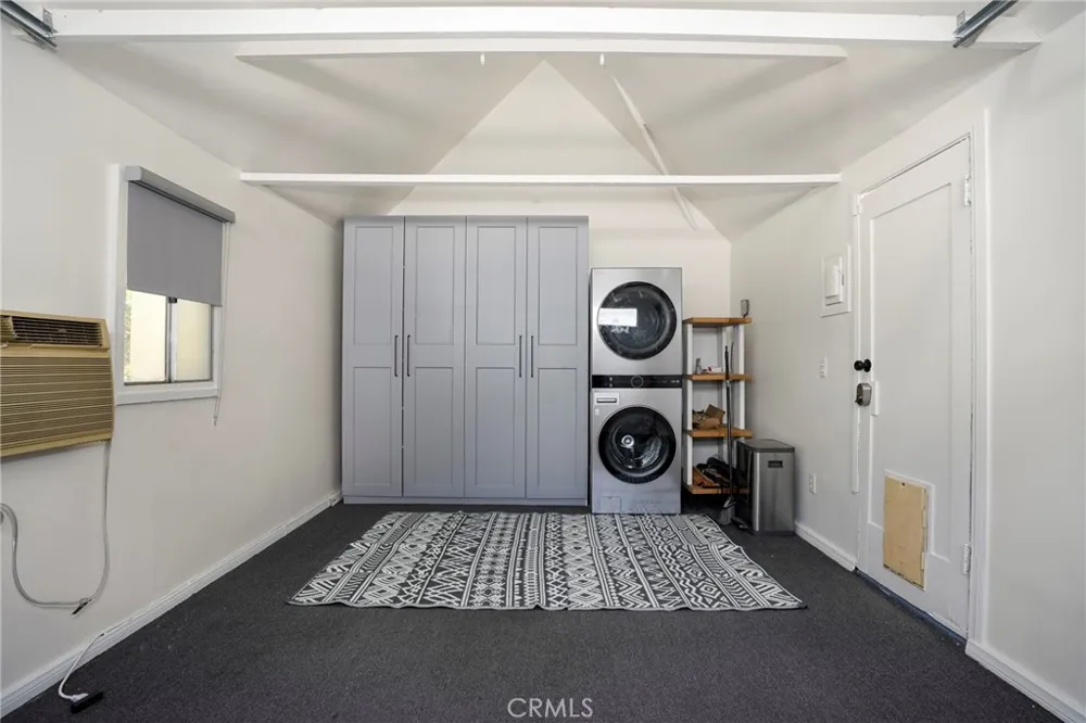 615 6th Street Burbank, CA 91501