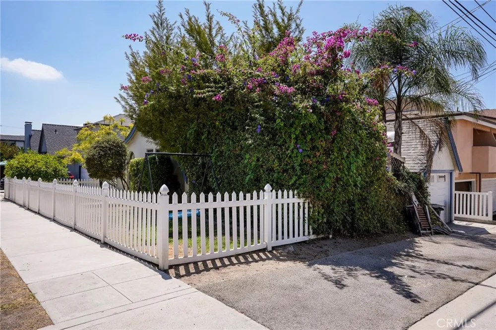 615 6th Street Burbank, CA 91501