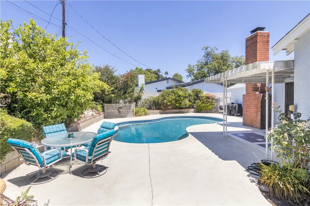 11543 Swinton Avenue Granada Hills, CA 91344