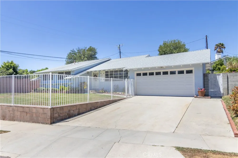 11543 Swinton Avenue Granada Hills, CA 91344
