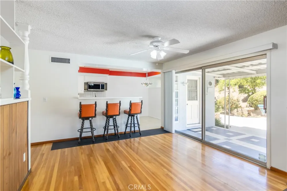 11543 Swinton Avenue Granada Hills, CA 91344