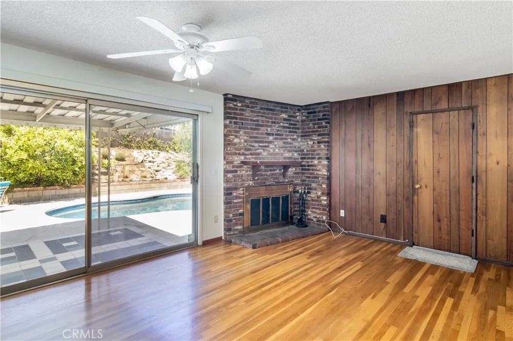 11543 Swinton Avenue Granada Hills, CA 91344