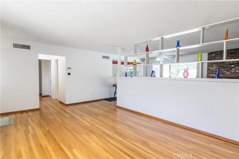 11543 Swinton Avenue Granada Hills, CA 91344