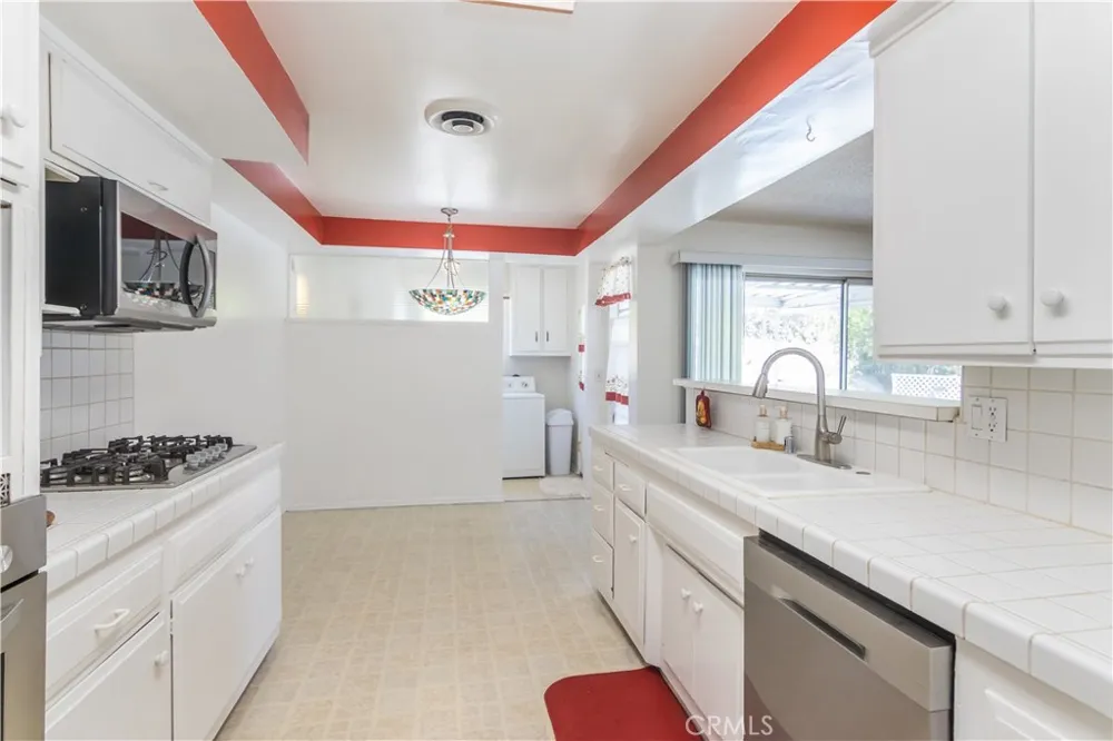 11543 Swinton Avenue Granada Hills, CA 91344