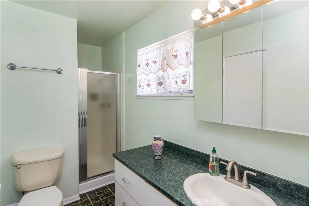 11543 Swinton Avenue Granada Hills, CA 91344