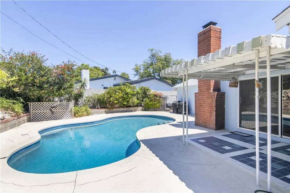 11543 Swinton Avenue Granada Hills, CA 91344