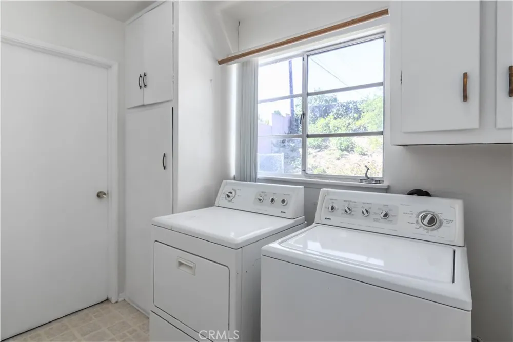 11543 Swinton Avenue Granada Hills, CA 91344