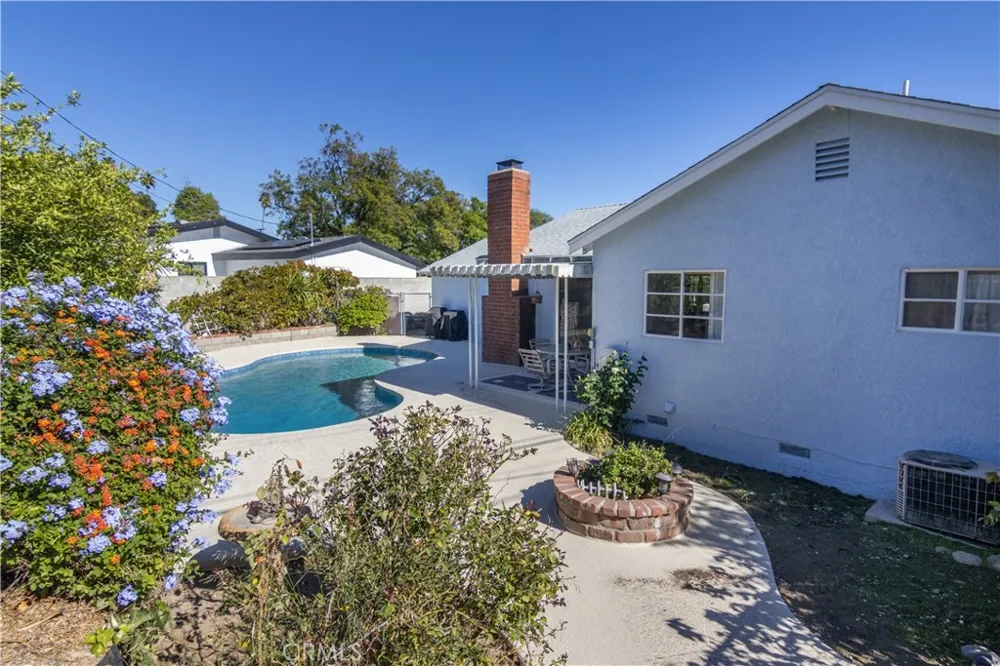 11543 Swinton Avenue Granada Hills, CA 91344