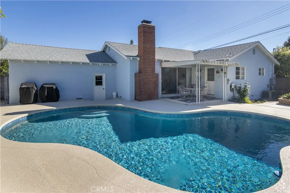 11543 Swinton Avenue Granada Hills, CA 91344