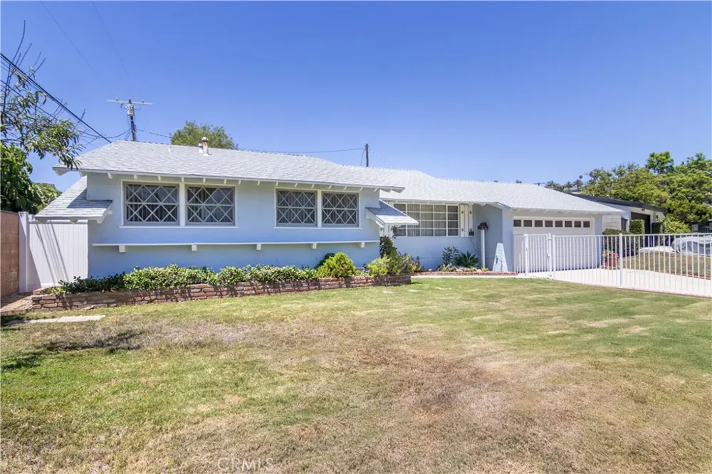 11543 Swinton Avenue Granada Hills, CA 91344