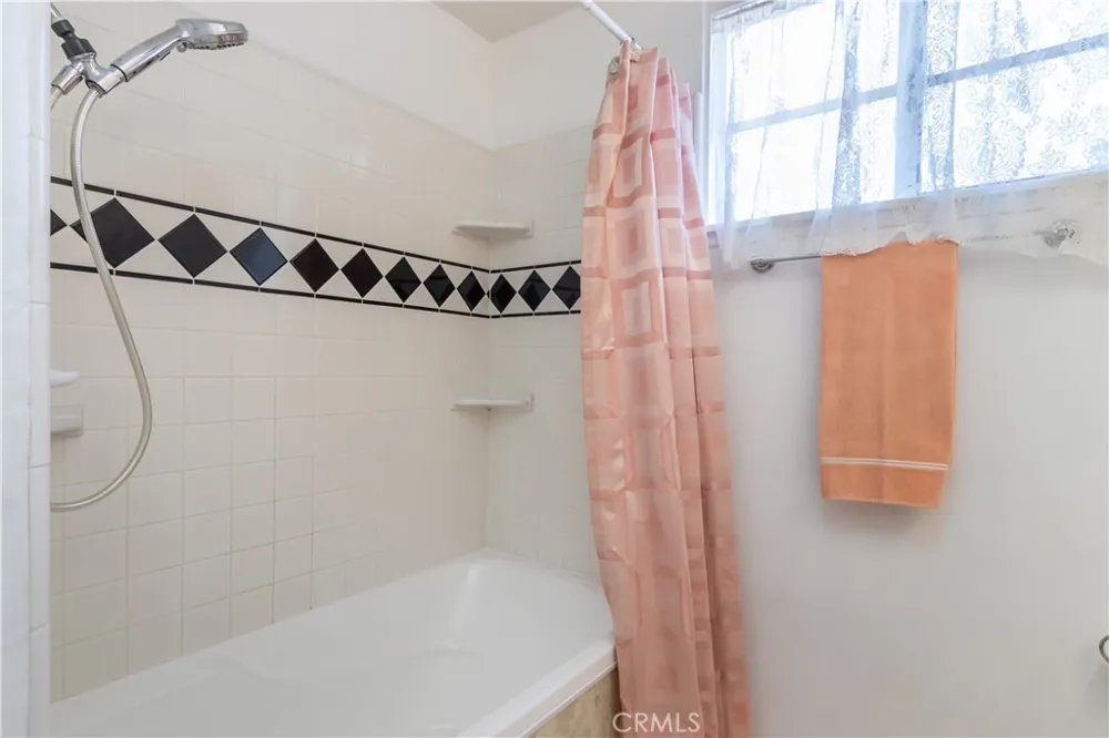 11543 Swinton Avenue Granada Hills, CA 91344