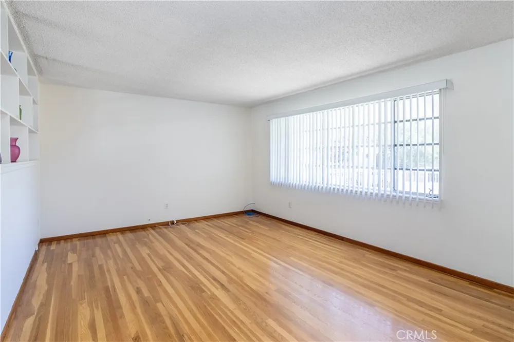 11543 Swinton Avenue Granada Hills, CA 91344