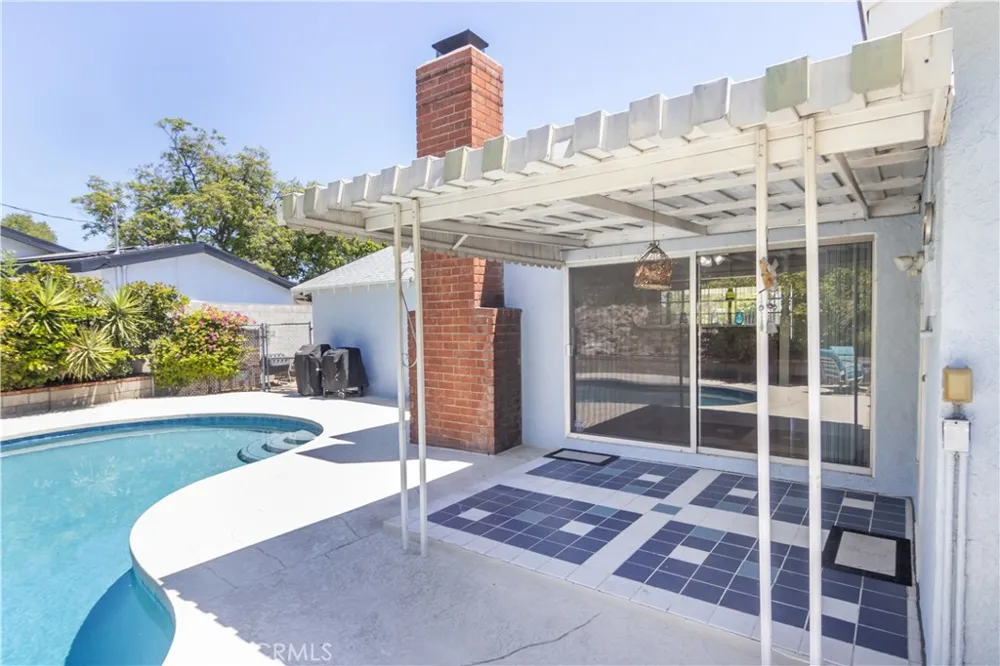 11543 Swinton Avenue Granada Hills, CA 91344